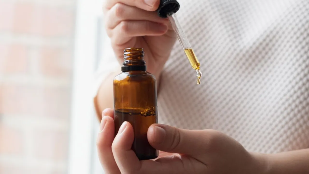 Vertus et bienfaits des huiles végétales sur votre peau et vos cheveux