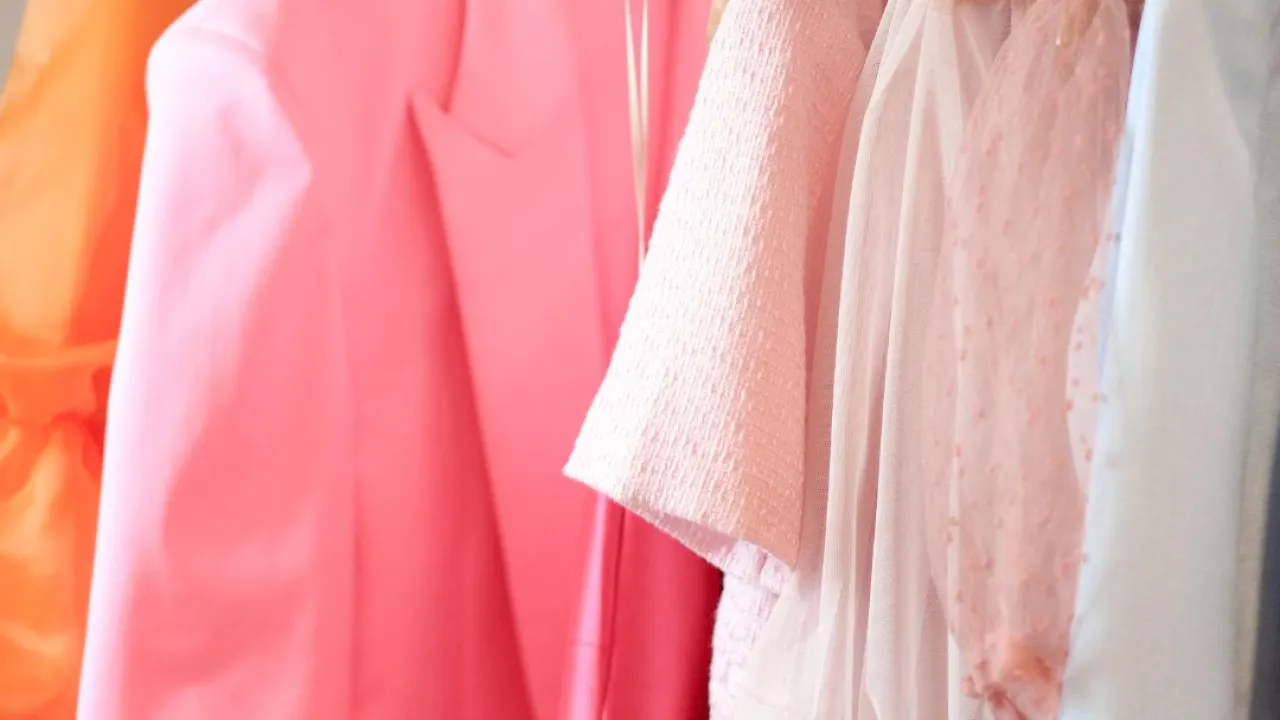 La Location de Vêtements : La Tendance Éco-responsable qui veut du bien à votre Porte-feuille !